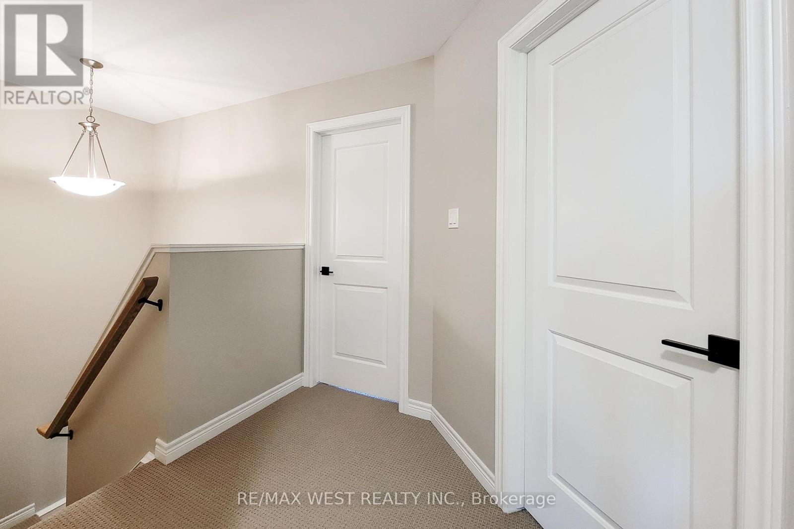 Photo 22 of 13 Lindsay Way, Grimsby ON