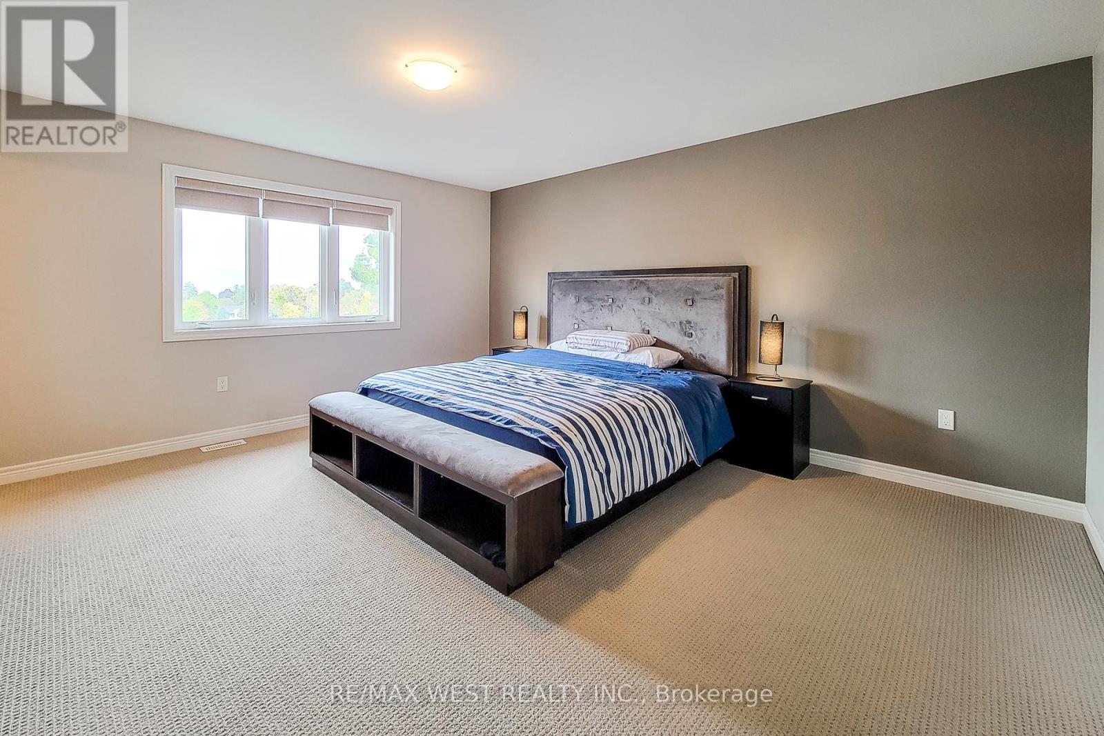 Photo 23 of 13 Lindsay Way, Grimsby ON