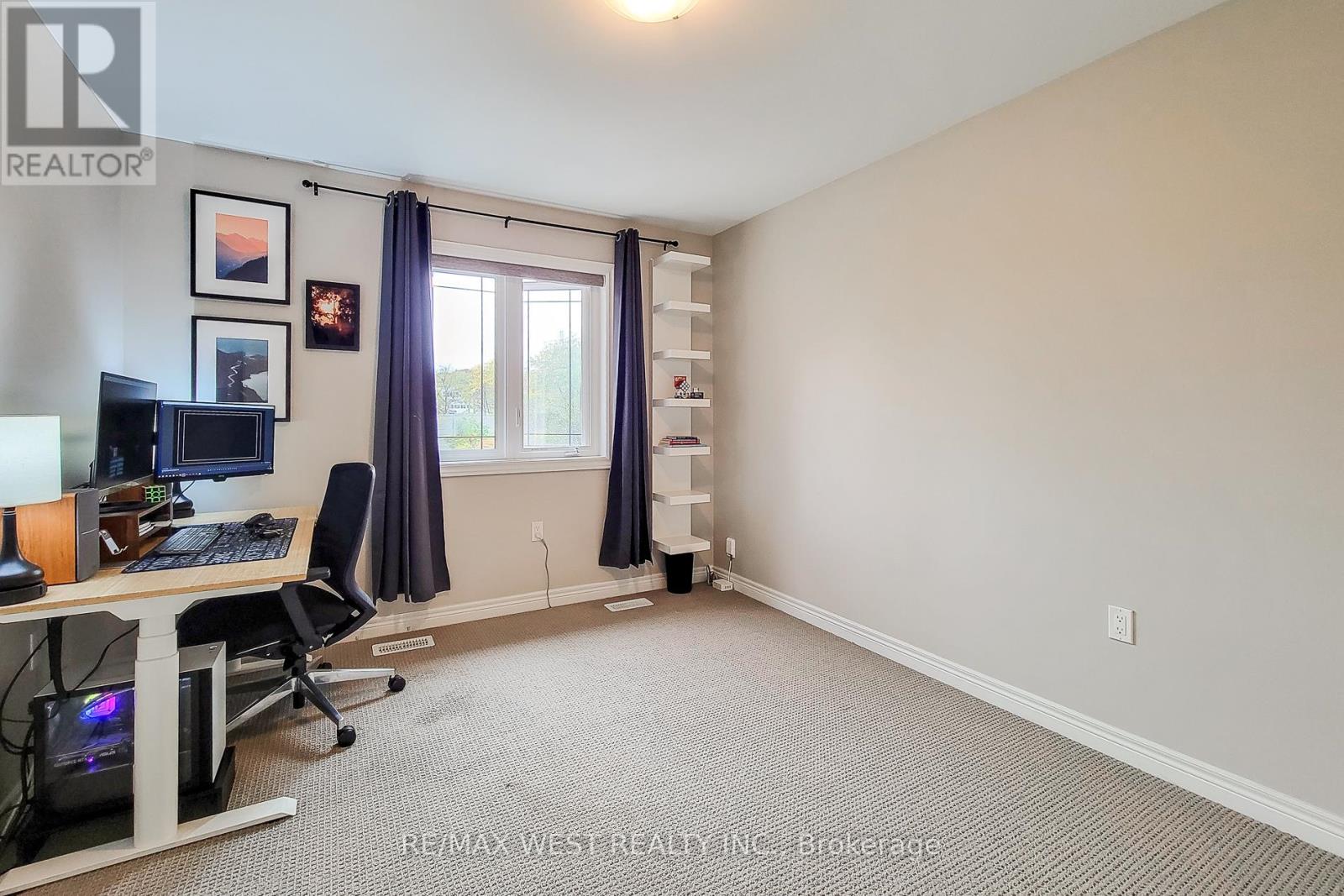 Photo 29 of 13 Lindsay Way, Grimsby ON