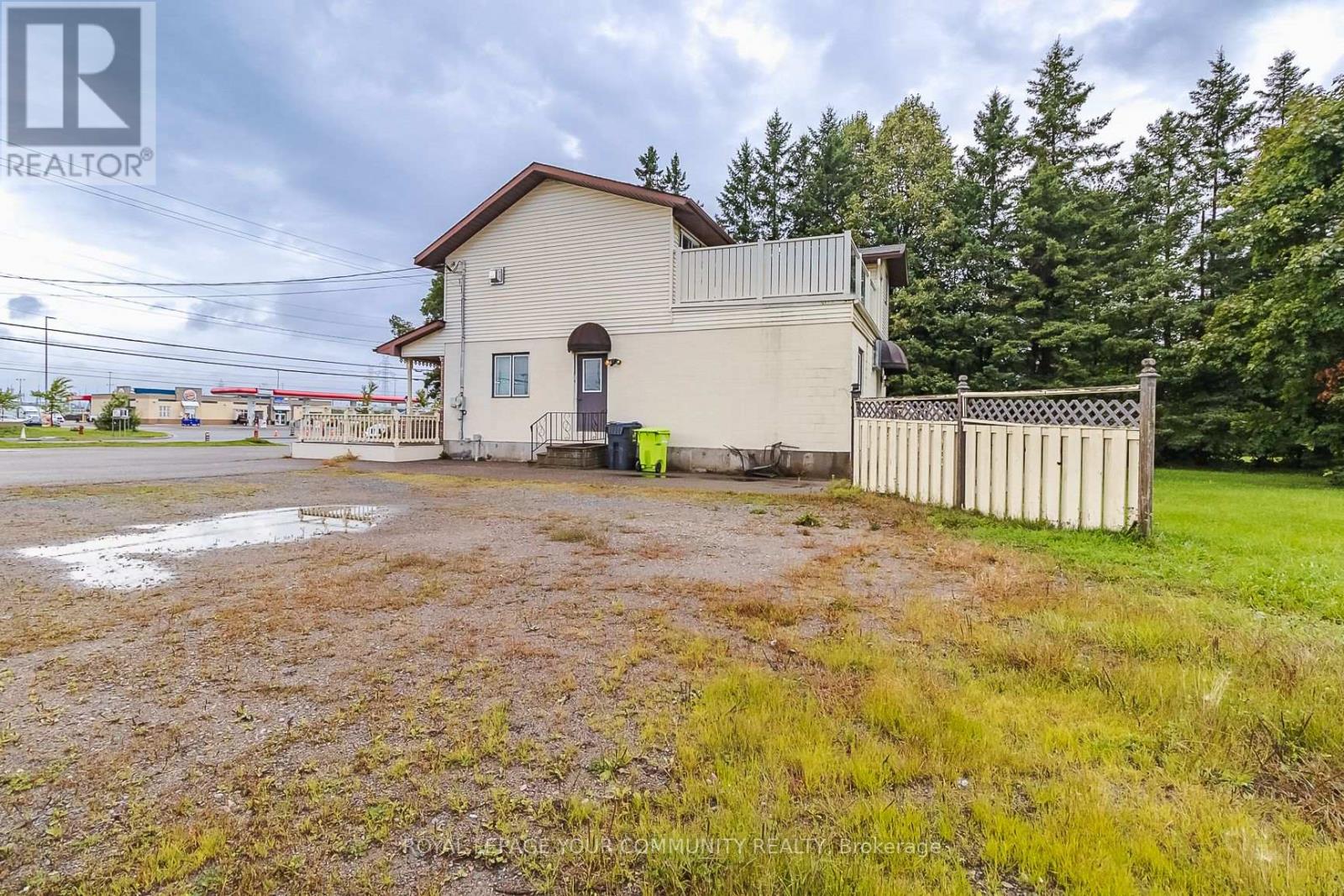 Photo 10 of 920 Great Northern Road, Sault Ste Marie ON