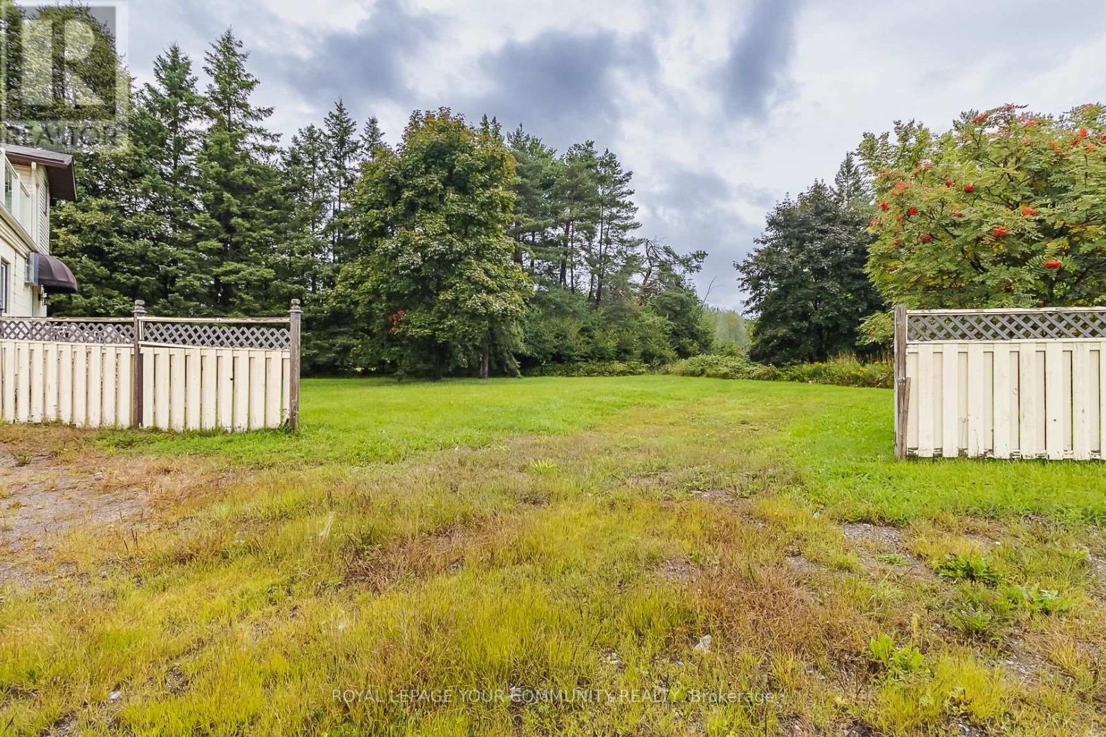 Photo 11 of 920 Great Northern Road, Sault Ste Marie ON