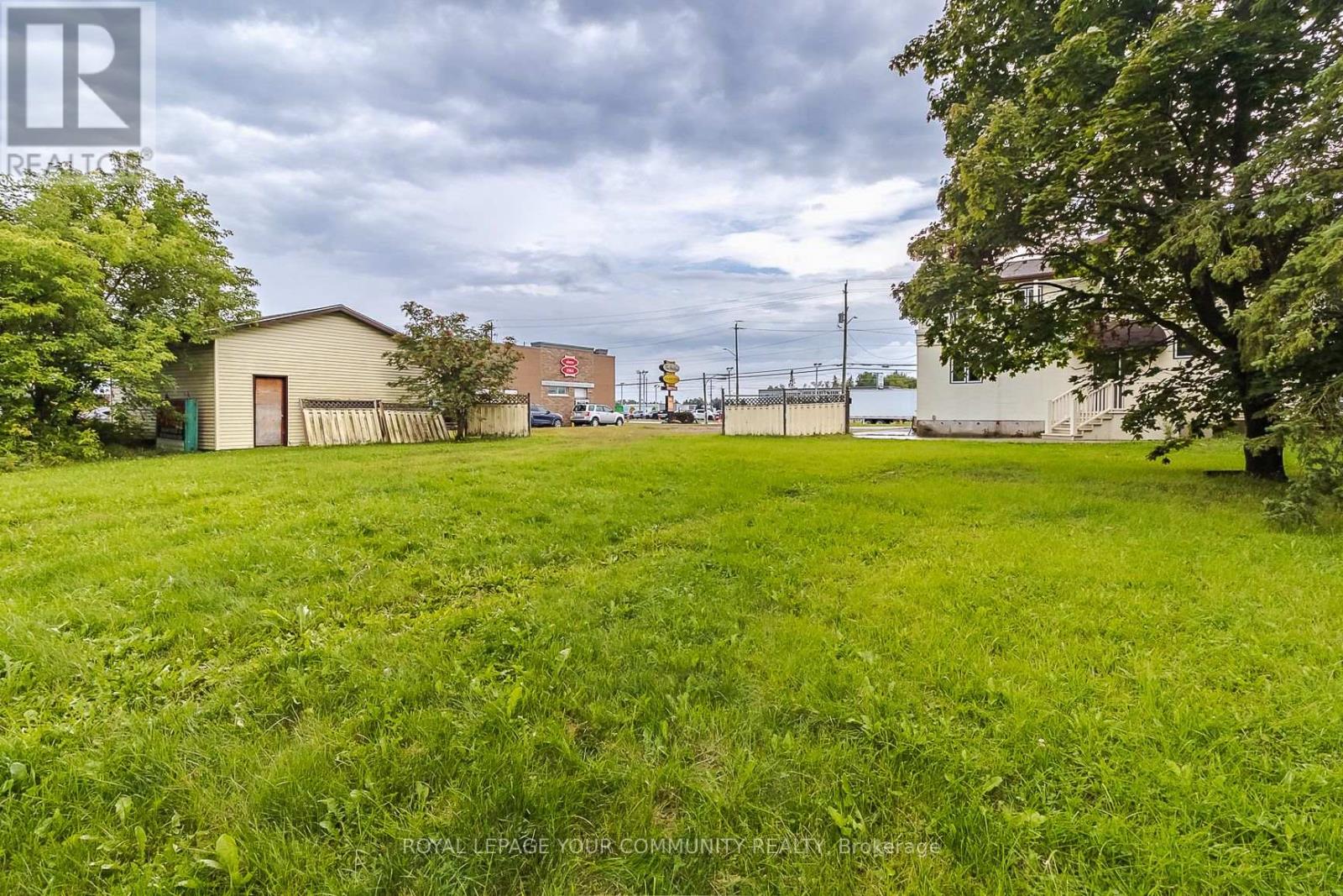 Photo 14 of 920 Great Northern Road, Sault Ste Marie ON