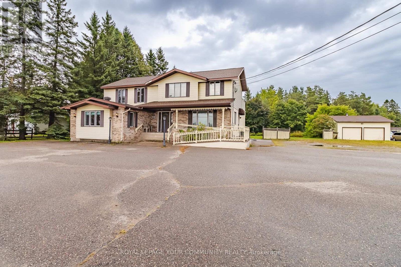 Photo 3 of 920 Great Northern Road, Sault Ste Marie ON
