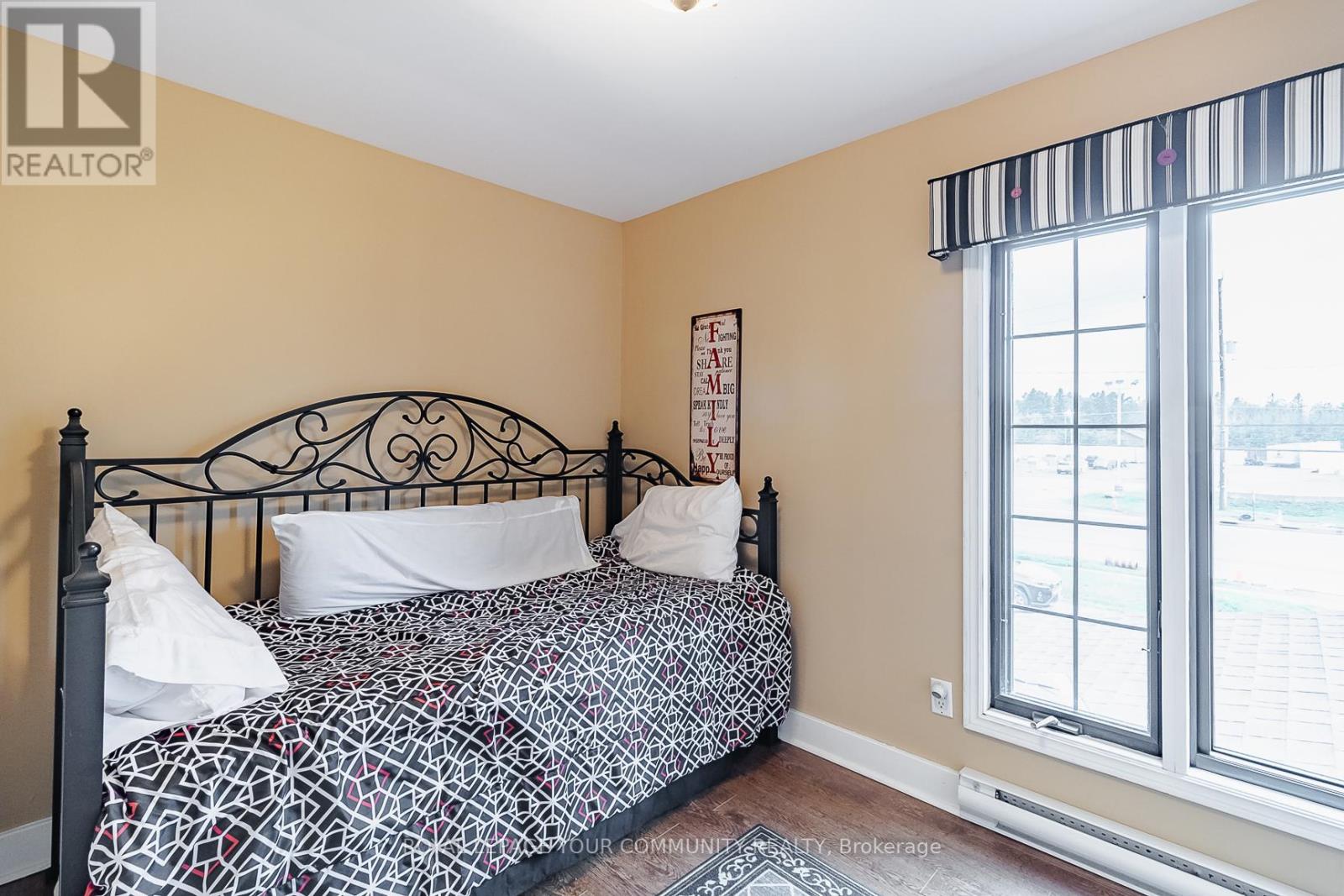 Photo 44 of 920 Great Northern Road, Sault Ste Marie ON