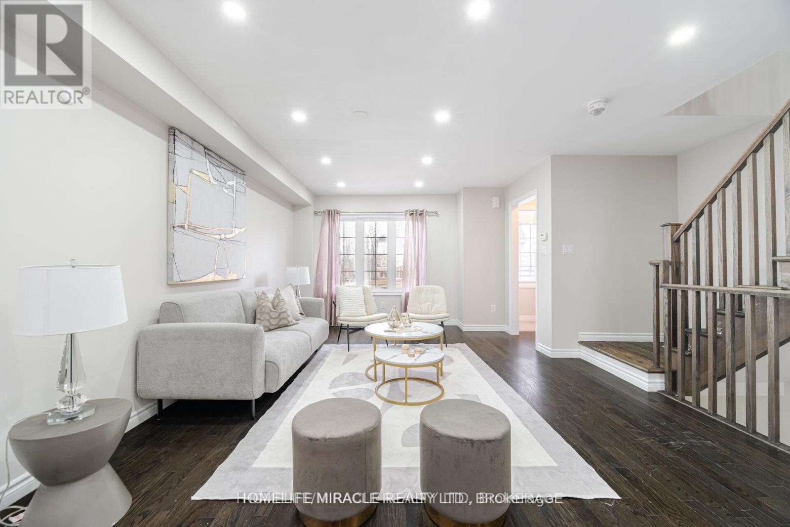 Photo 12 of 18 Kenridge Terrace, Hamilton ON