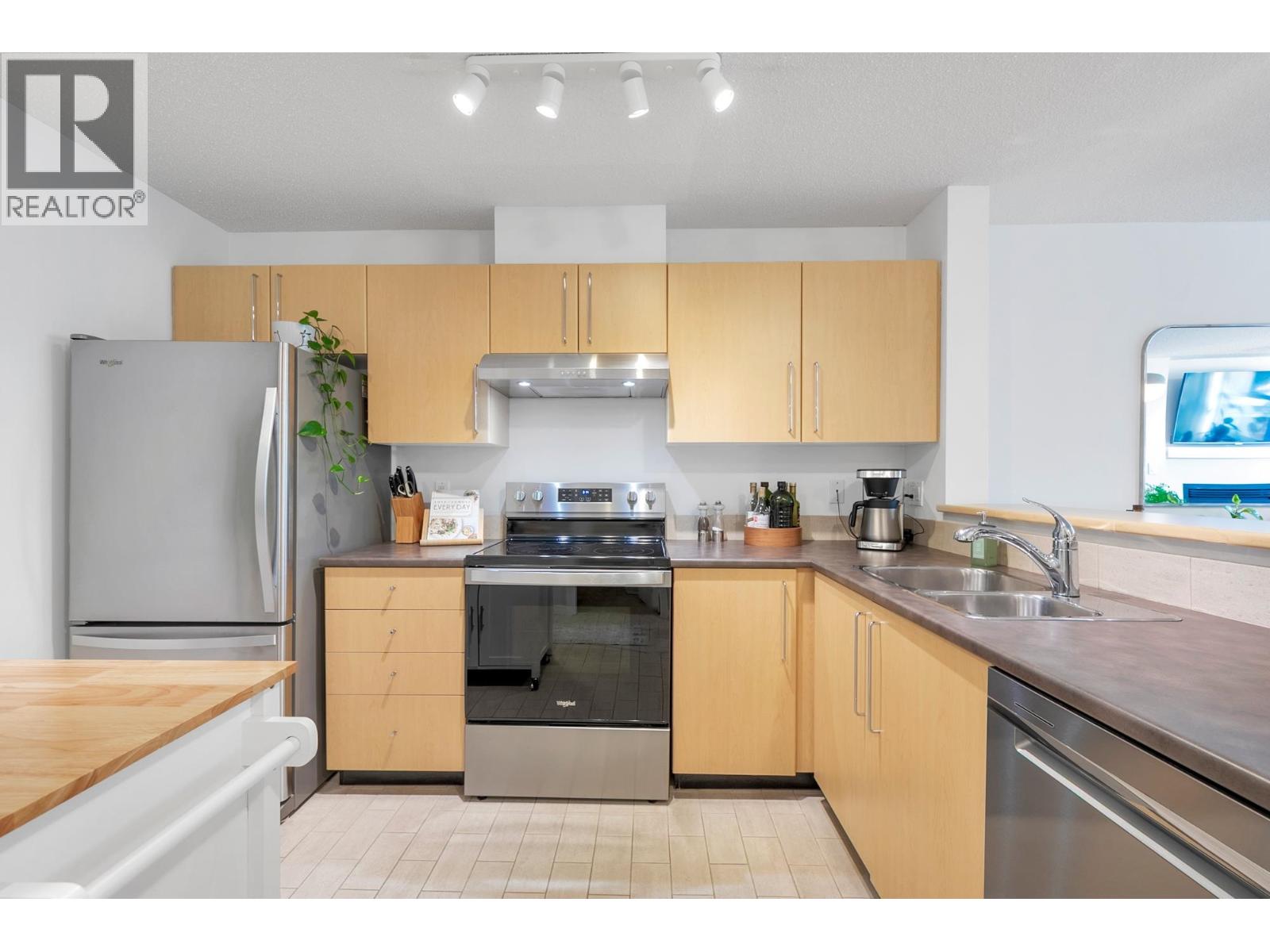 Photo 10 of 219 2768 Cranberry Drive, Vancouver BC
