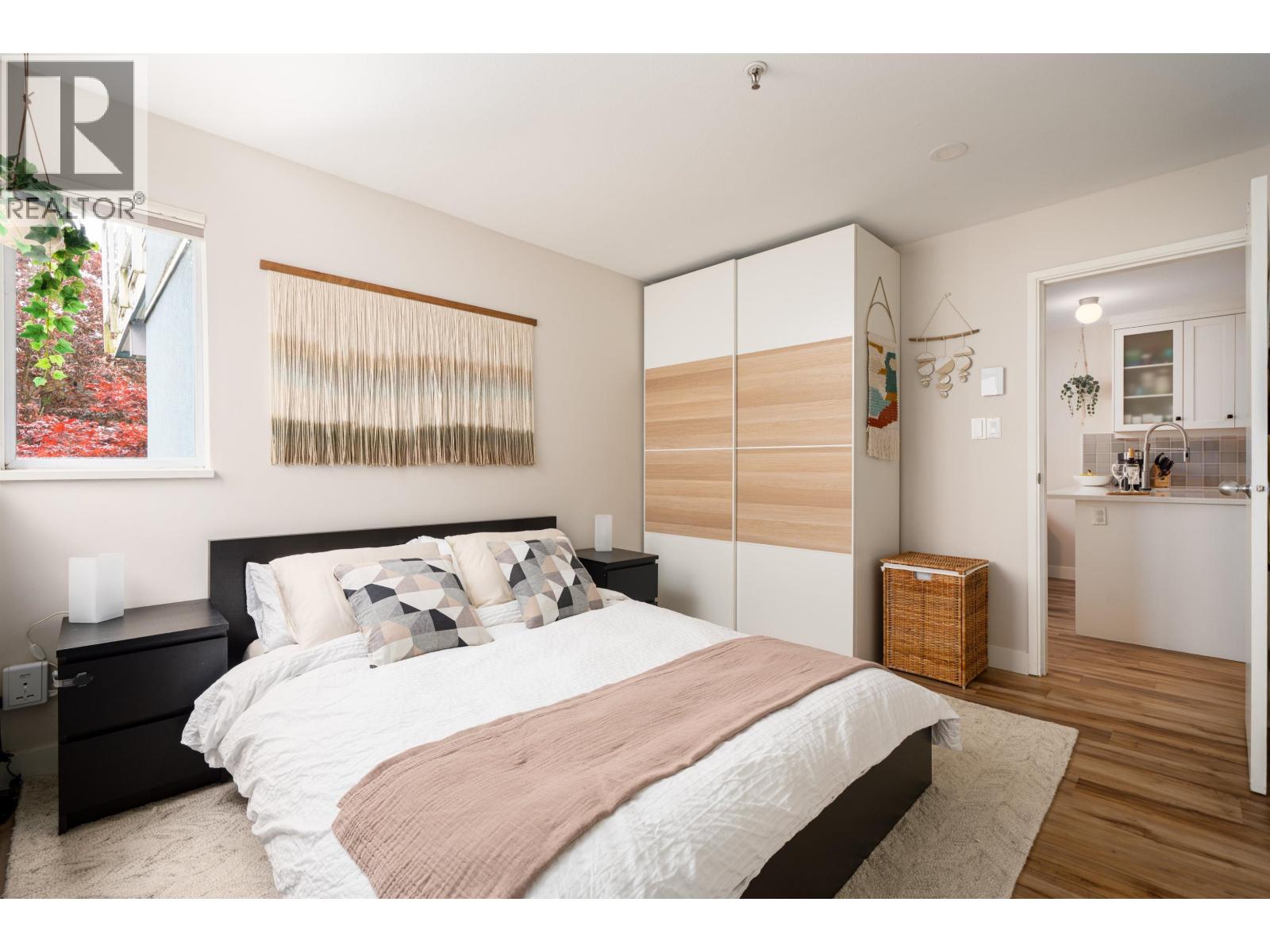 Photo 15 of 302 2333 Eton Street, Vancouver BC