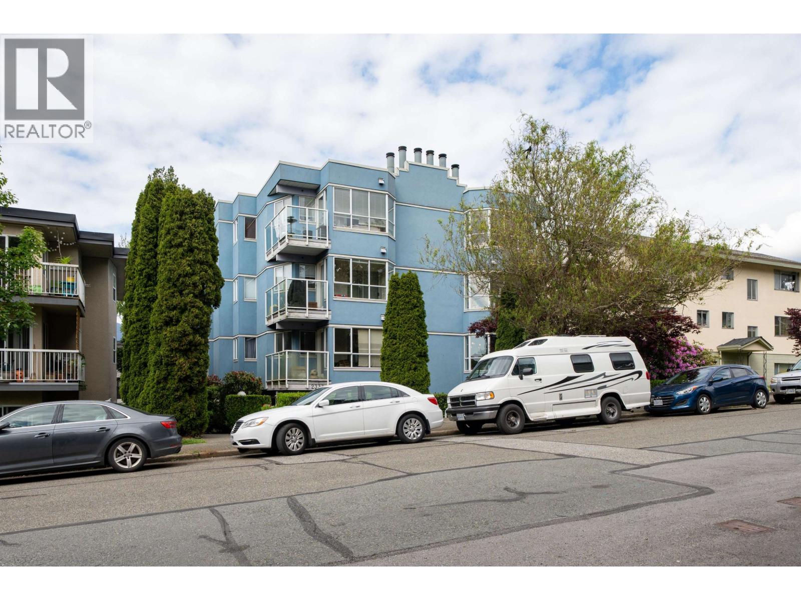 Photo 22 of 302 2333 Eton Street, Vancouver BC