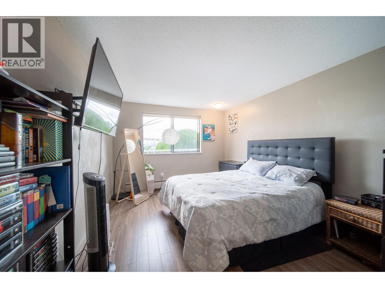 Photo 10 of 109 5340 Hastings Street, Burnaby BC