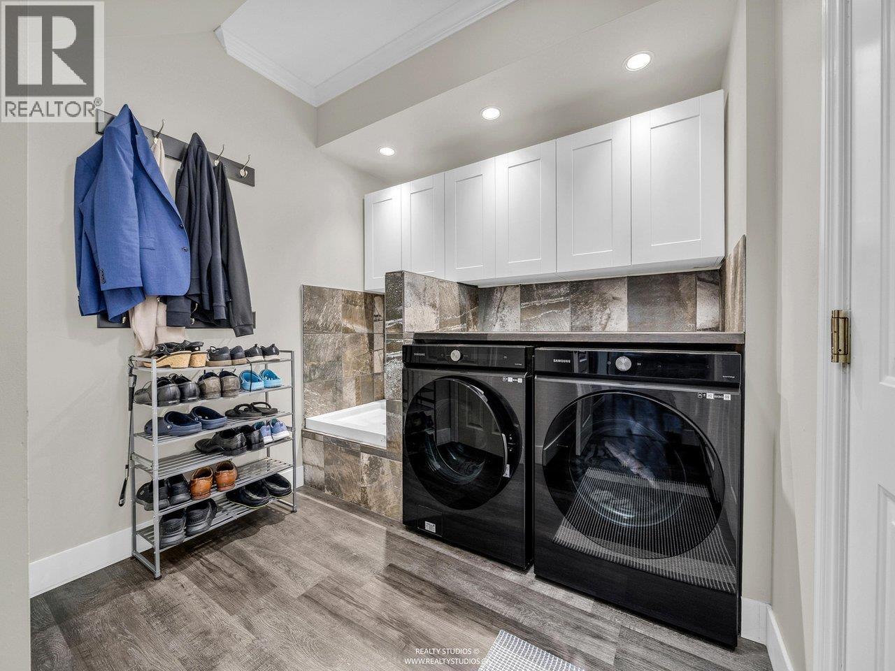 Photo 10 of 20498 122 B Avenue, Maple Ridge BC
