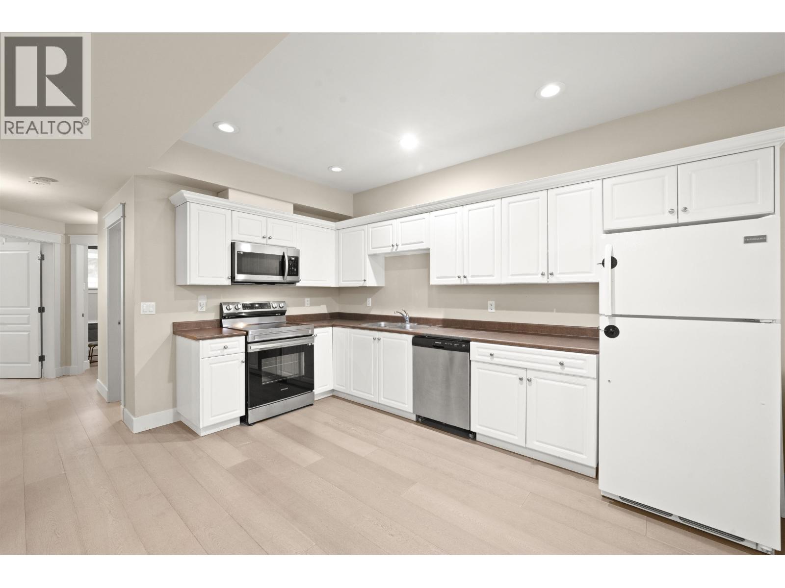 Photo 27 of 2867 Mclaren Court, Coquitlam BC