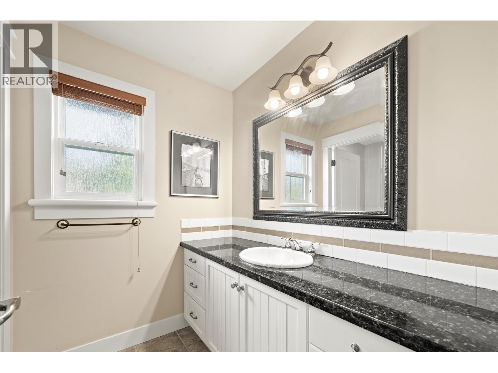 Photo 31 of 2867 Mclaren Court, Coquitlam BC