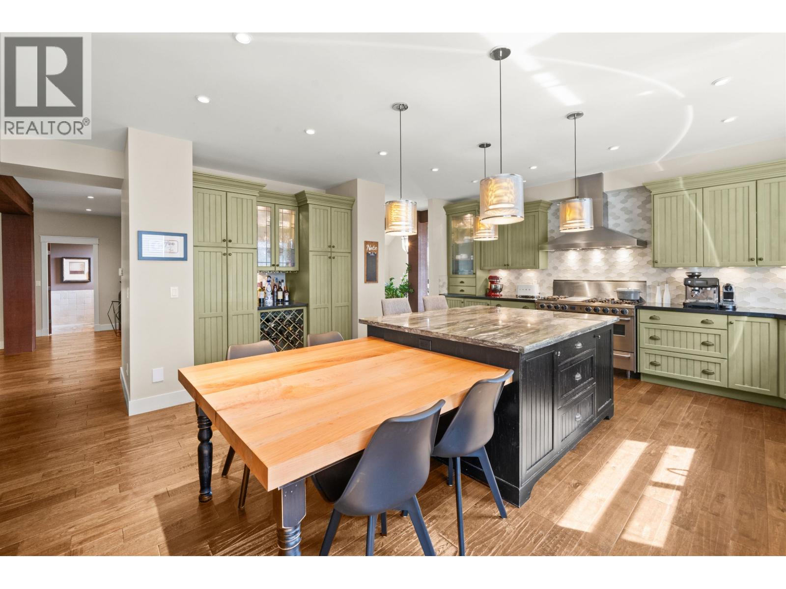 Photo 4 of 2867 Mclaren Court, Coquitlam BC