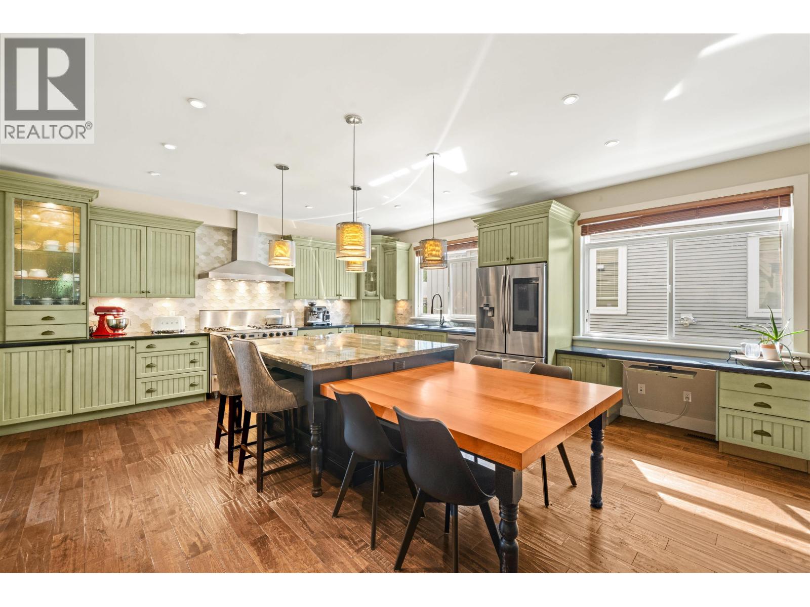 Photo 5 of 2867 Mclaren Court, Coquitlam BC