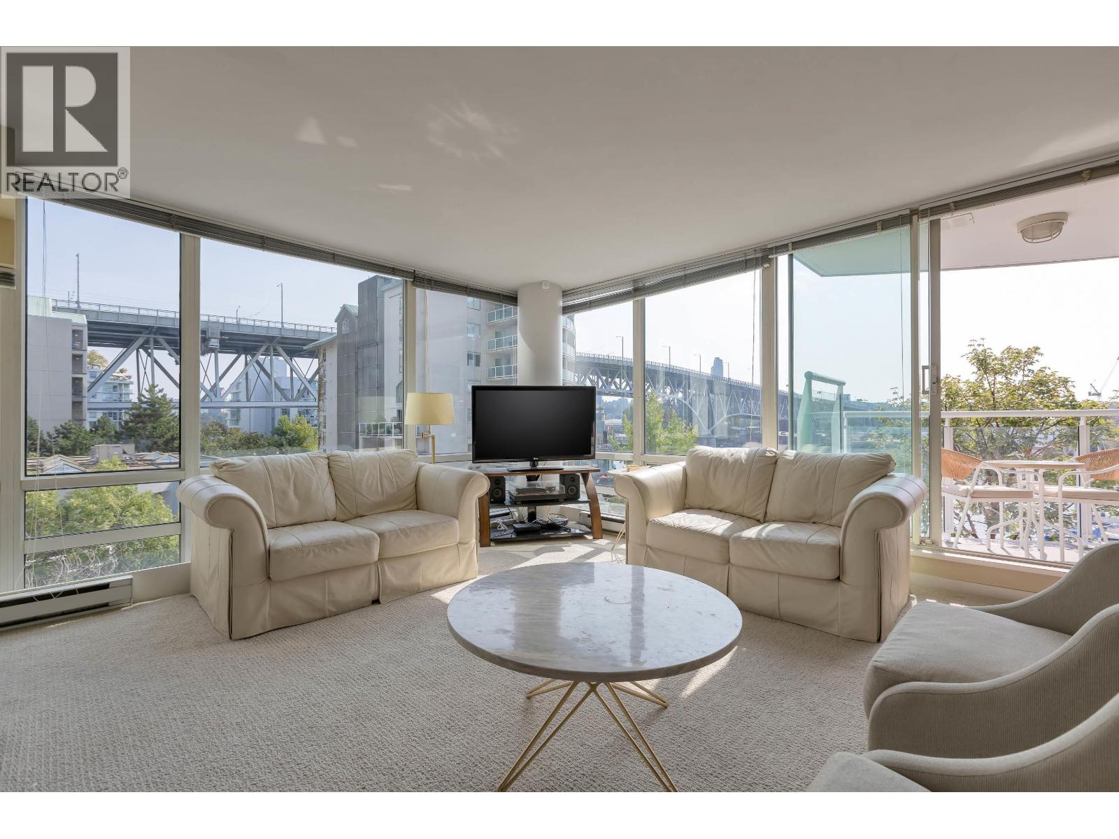 Photo 6 of 502 1501 Howe Street, Vancouver BC