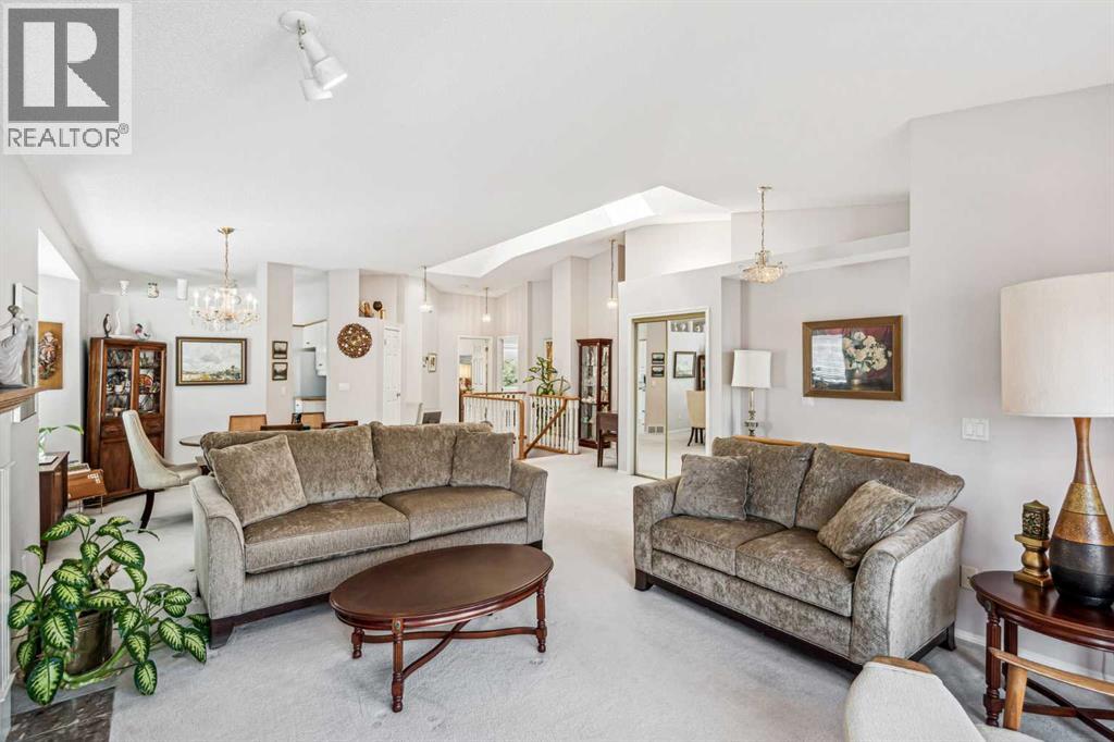 Photo 4 of 76 Christie Gardens Sw, Calgary AB