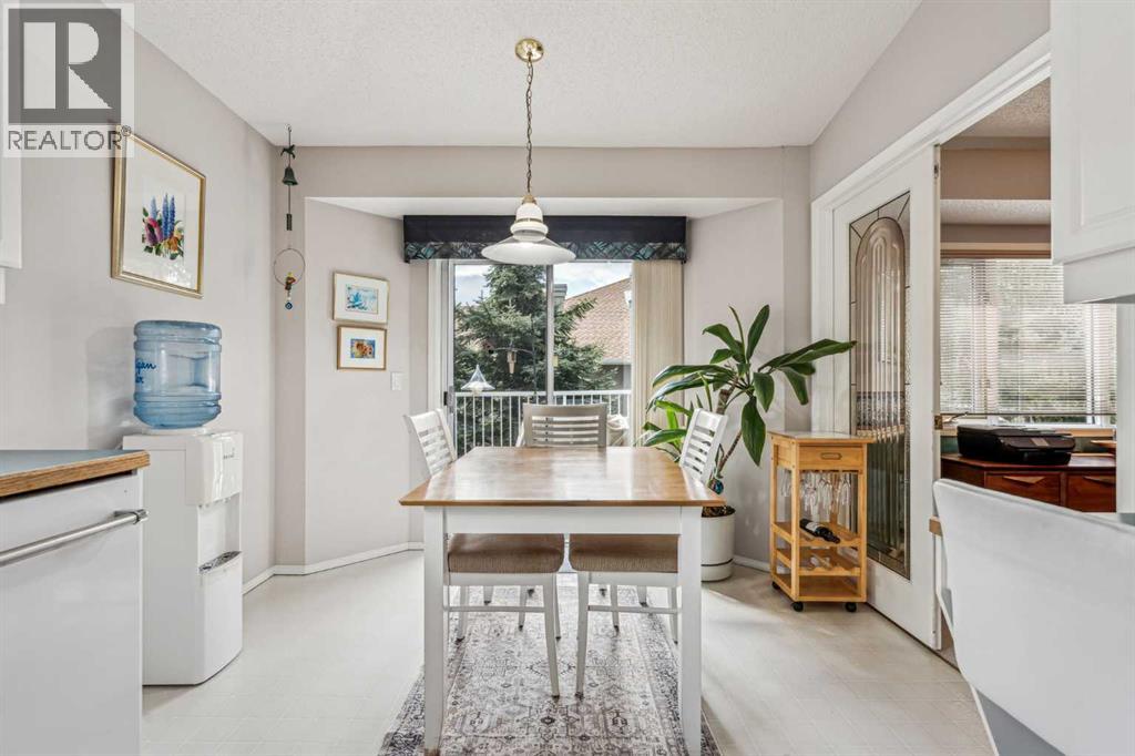Photo 10 of 76 Christie Gardens Sw, Calgary AB