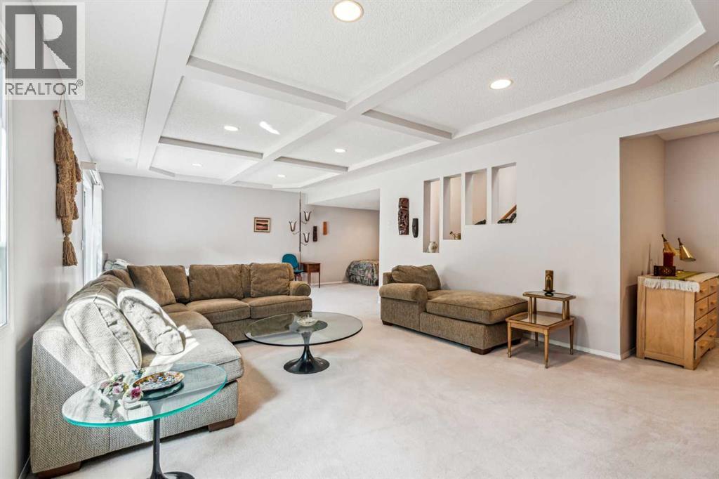 Photo 31 of 76 Christie Gardens Sw, Calgary AB