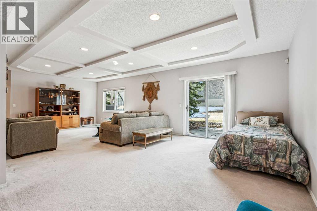 Photo 33 of 76 Christie Gardens Sw, Calgary AB