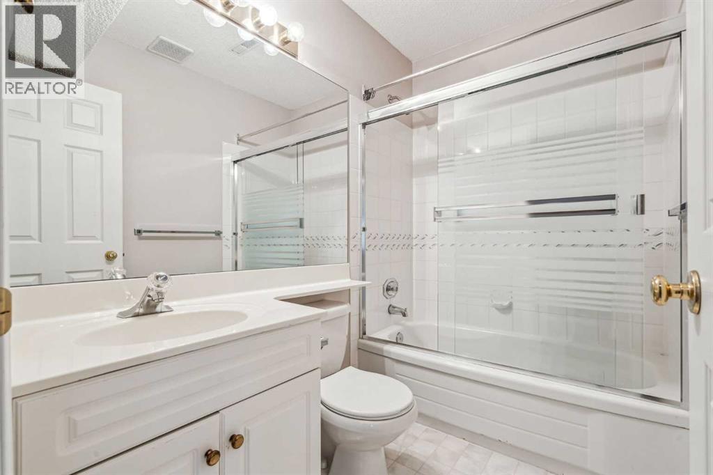 Photo 38 of 76 Christie Gardens Sw, Calgary AB
