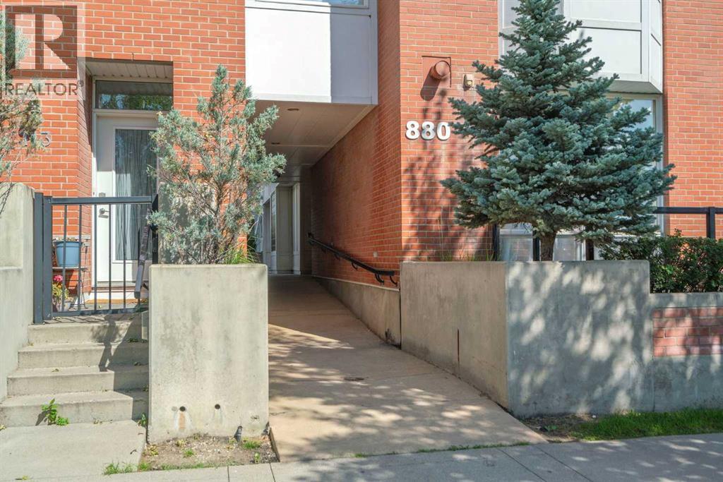 Photo 2 of 301 880 Centre Avenue Ne, Calgary AB