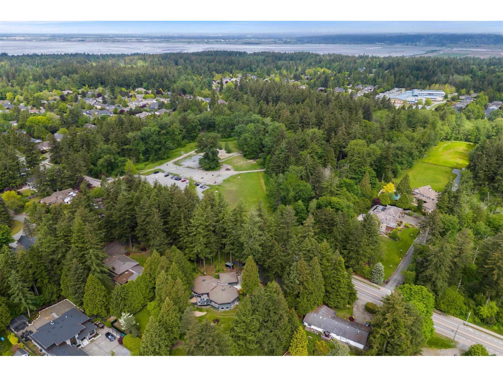 Photo 14 of 13538 20 Avenue, Surrey BC