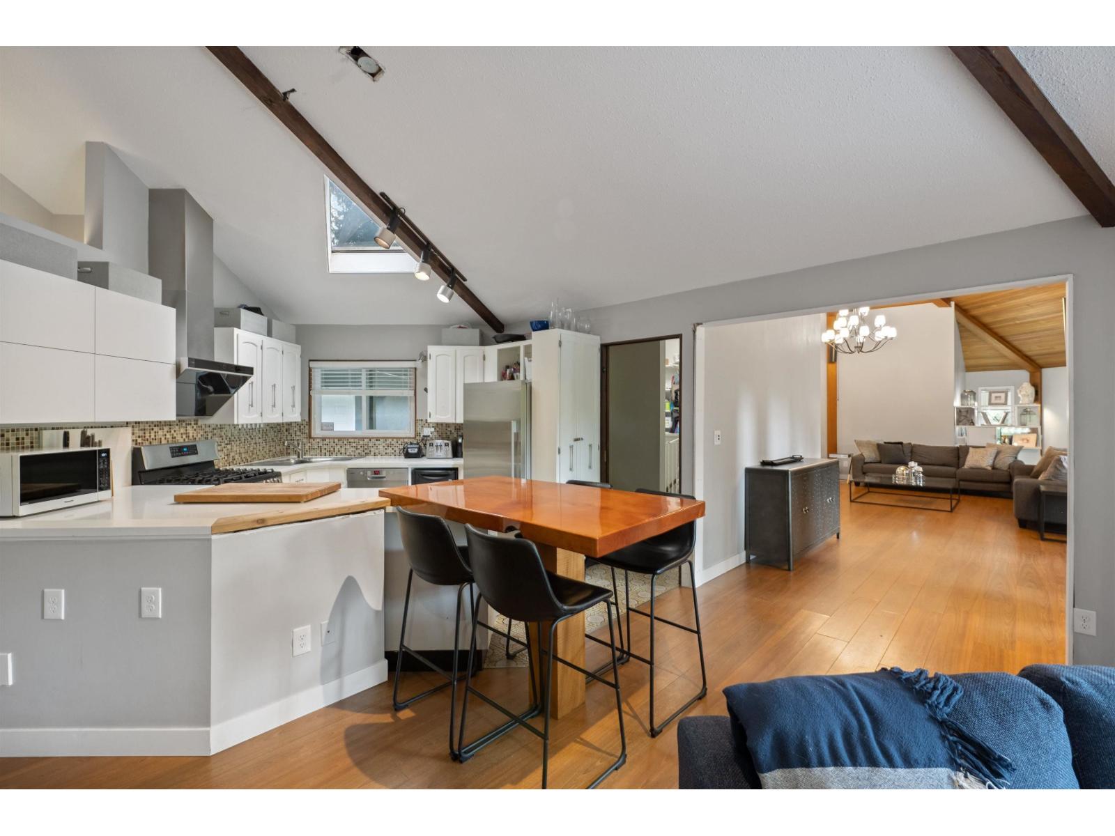 Photo 22 of 13538 20 Avenue, Surrey BC