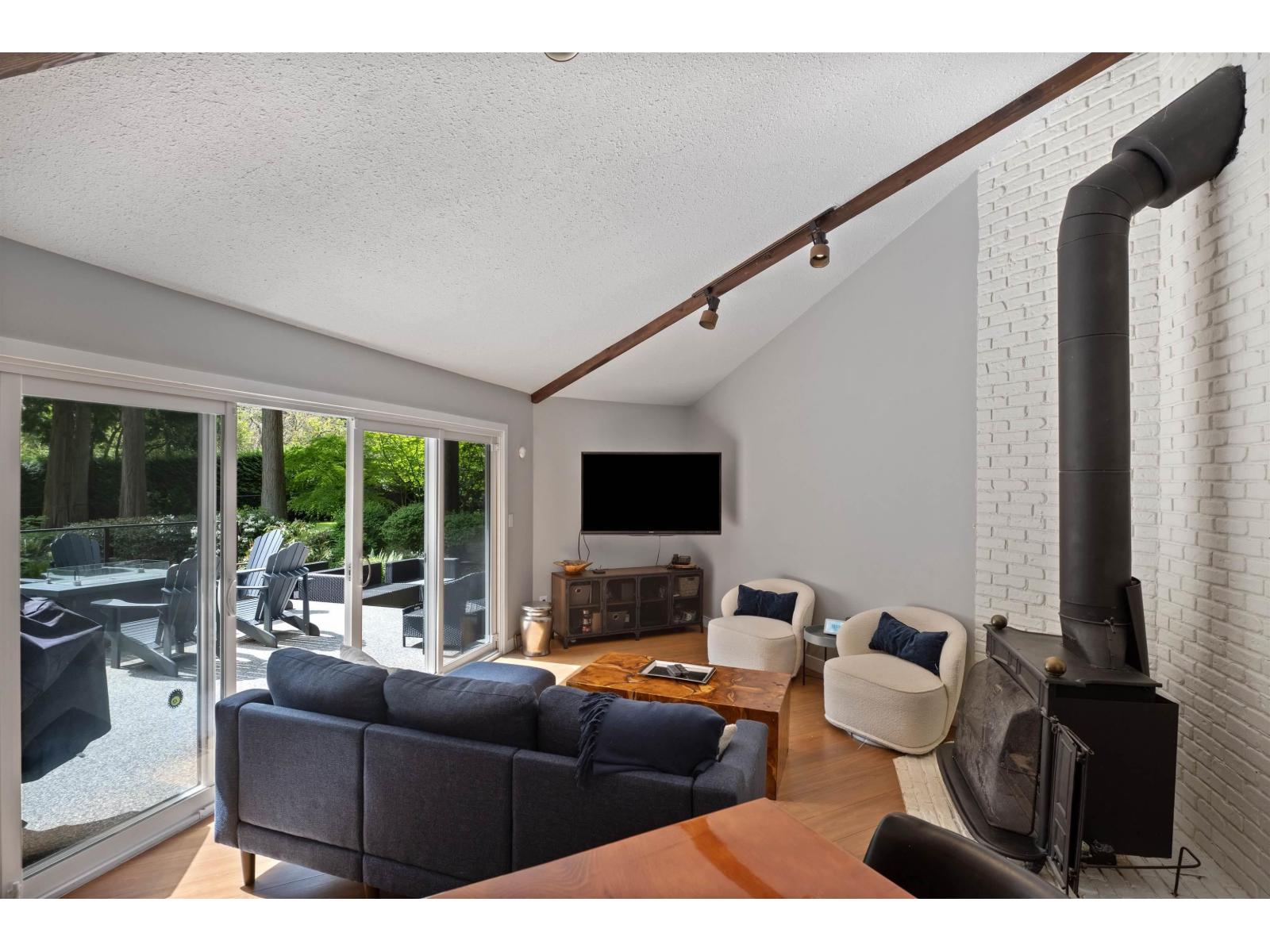 Photo 24 of 13538 20 Avenue, Surrey BC