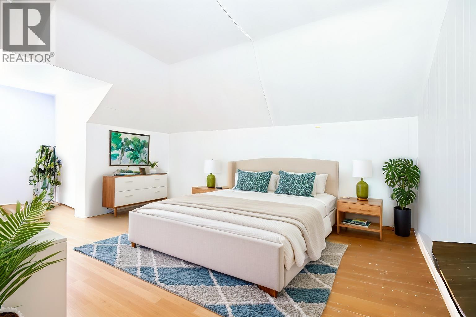 Photo 4 of 1440 E 1st Avenue, Vancouver BC