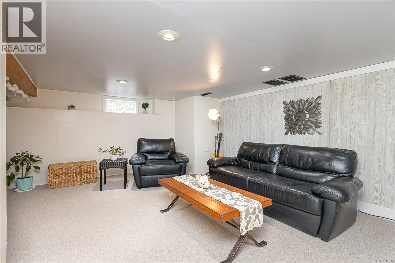 Photo 23 of 3074 Colquitz Ave, Saanich BC