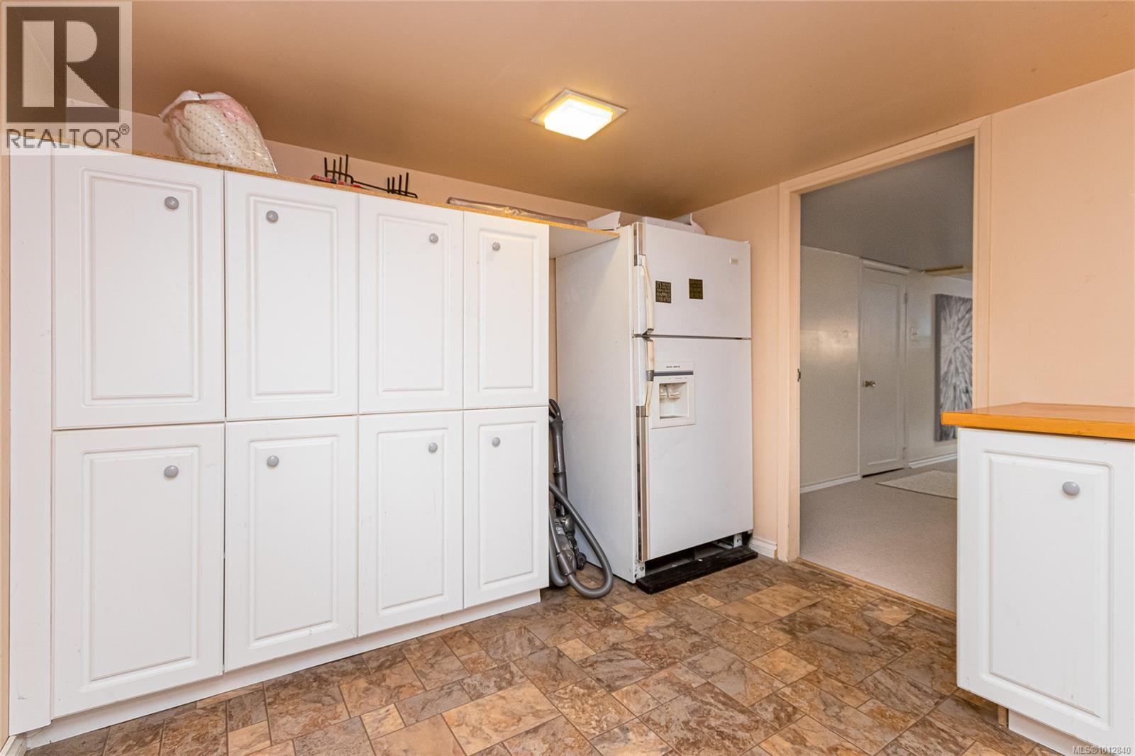 Photo 24 of 3074 Colquitz Ave, Saanich BC