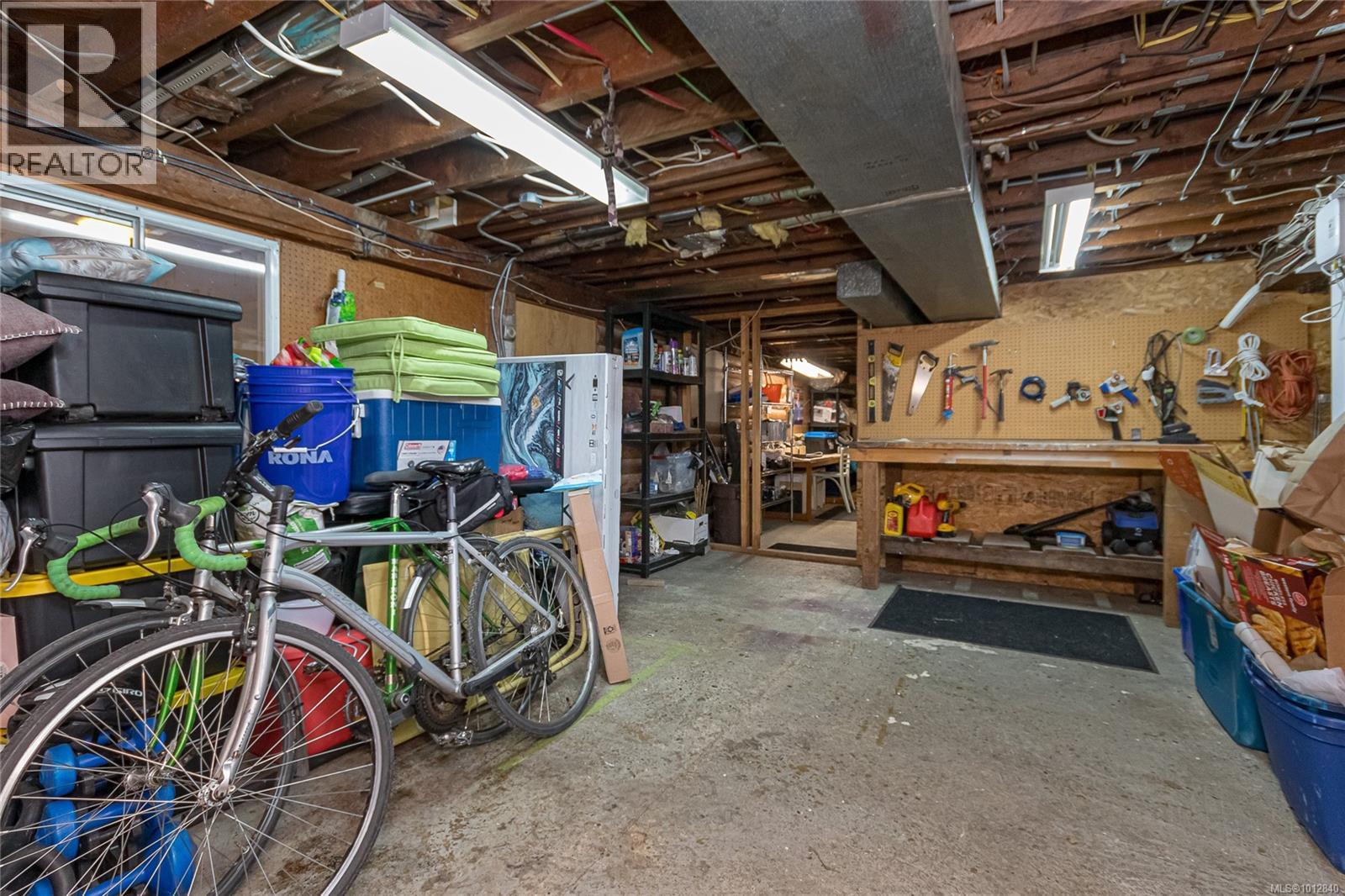 Photo 25 of 3074 Colquitz Ave, Saanich BC