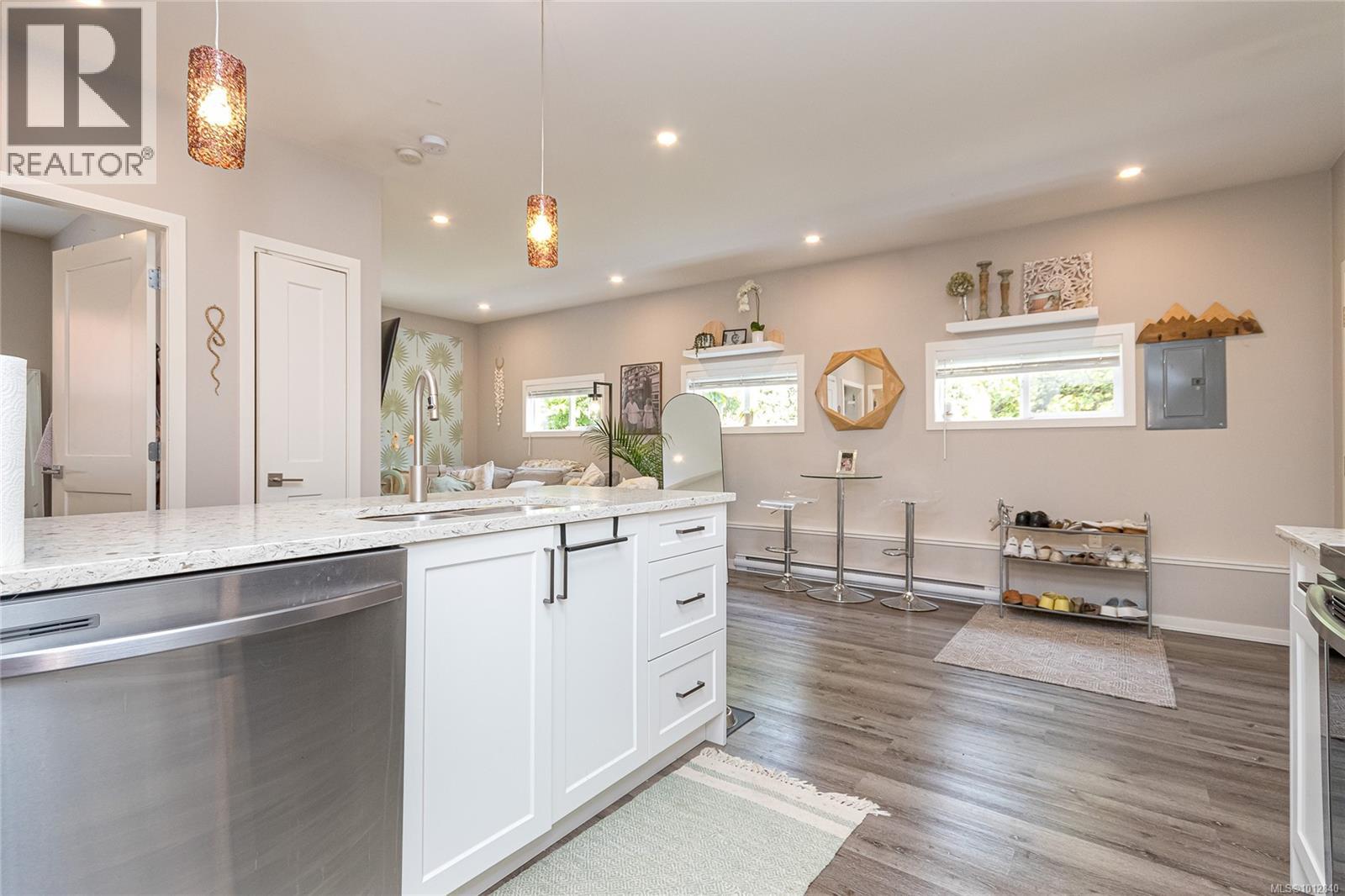 Photo 30 of 3074 Colquitz Ave, Saanich BC