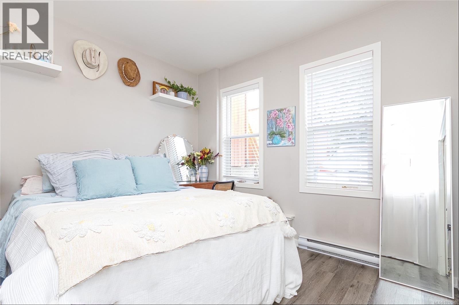 Photo 31 of 3074 Colquitz Ave, Saanich BC
