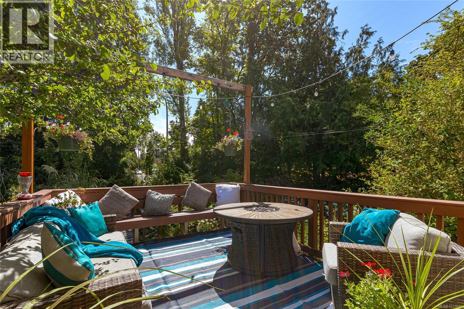 Photo 36 of 3074 Colquitz Ave, Saanich BC