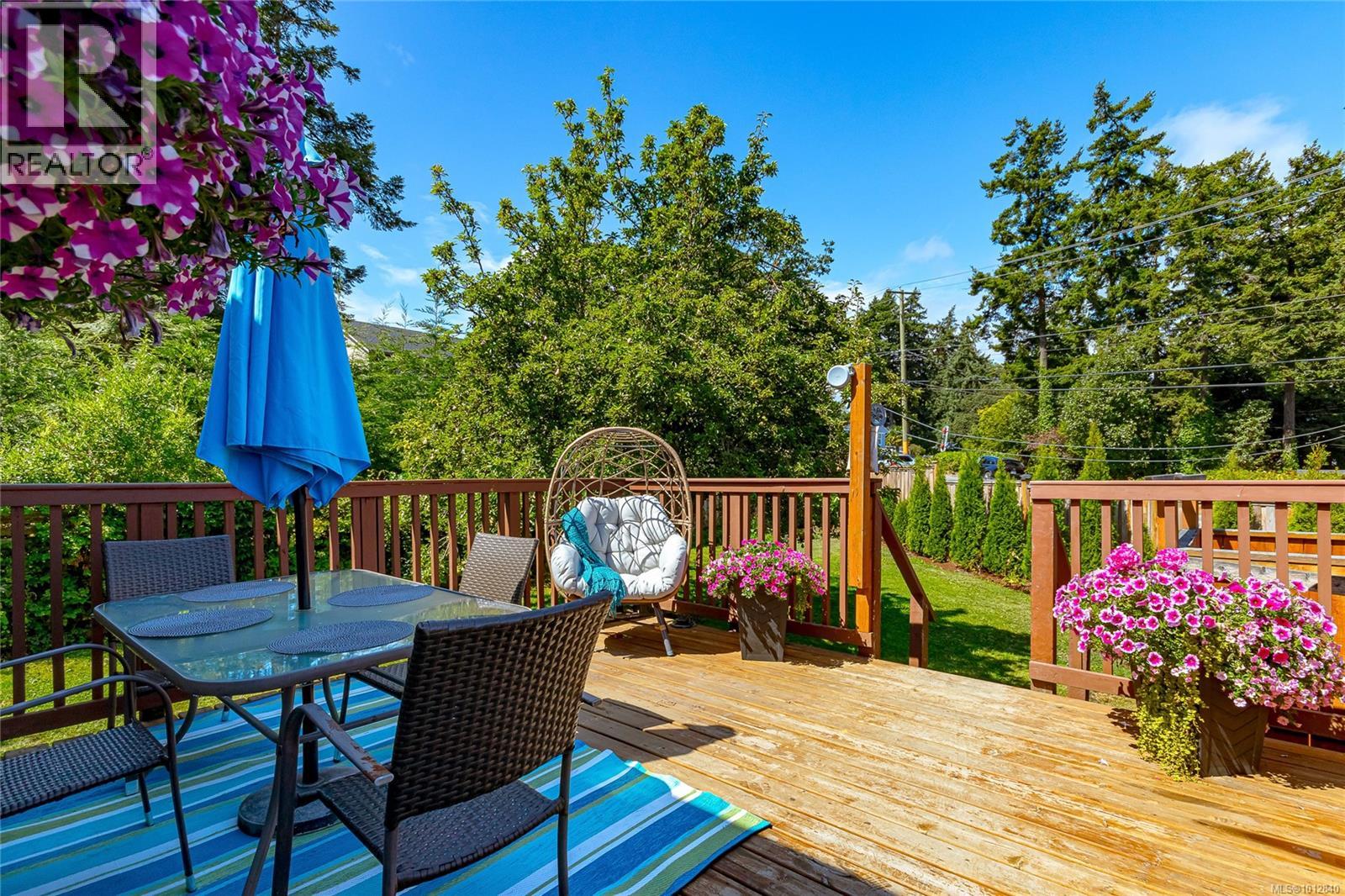 Photo 38 of 3074 Colquitz Ave, Saanich BC