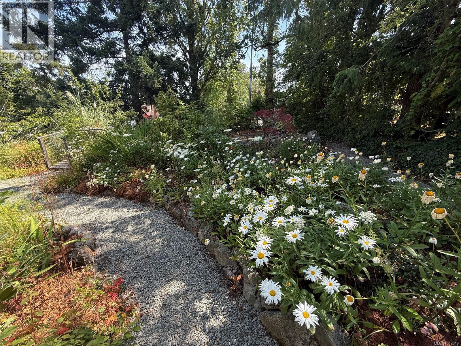 Photo 41 of 3074 Colquitz Ave, Saanich BC
