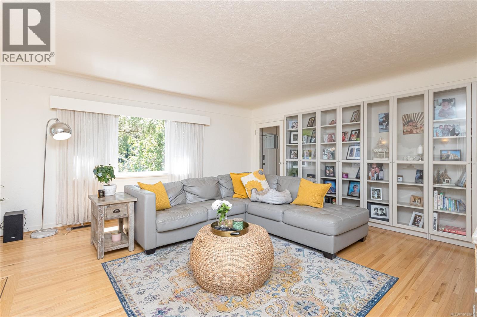 Photo 6 of 3074 Colquitz Ave, Saanich BC