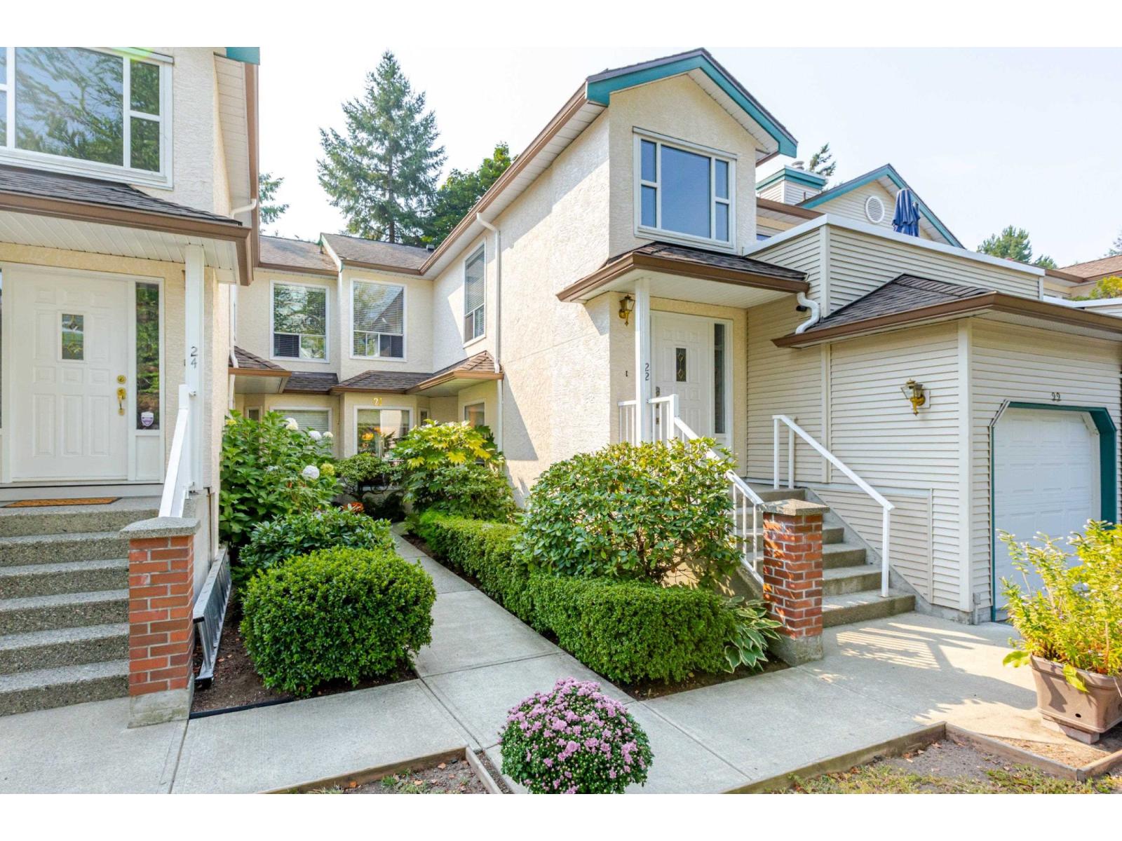 Photo 1 of 21 10038 150 Street, Surrey BC
