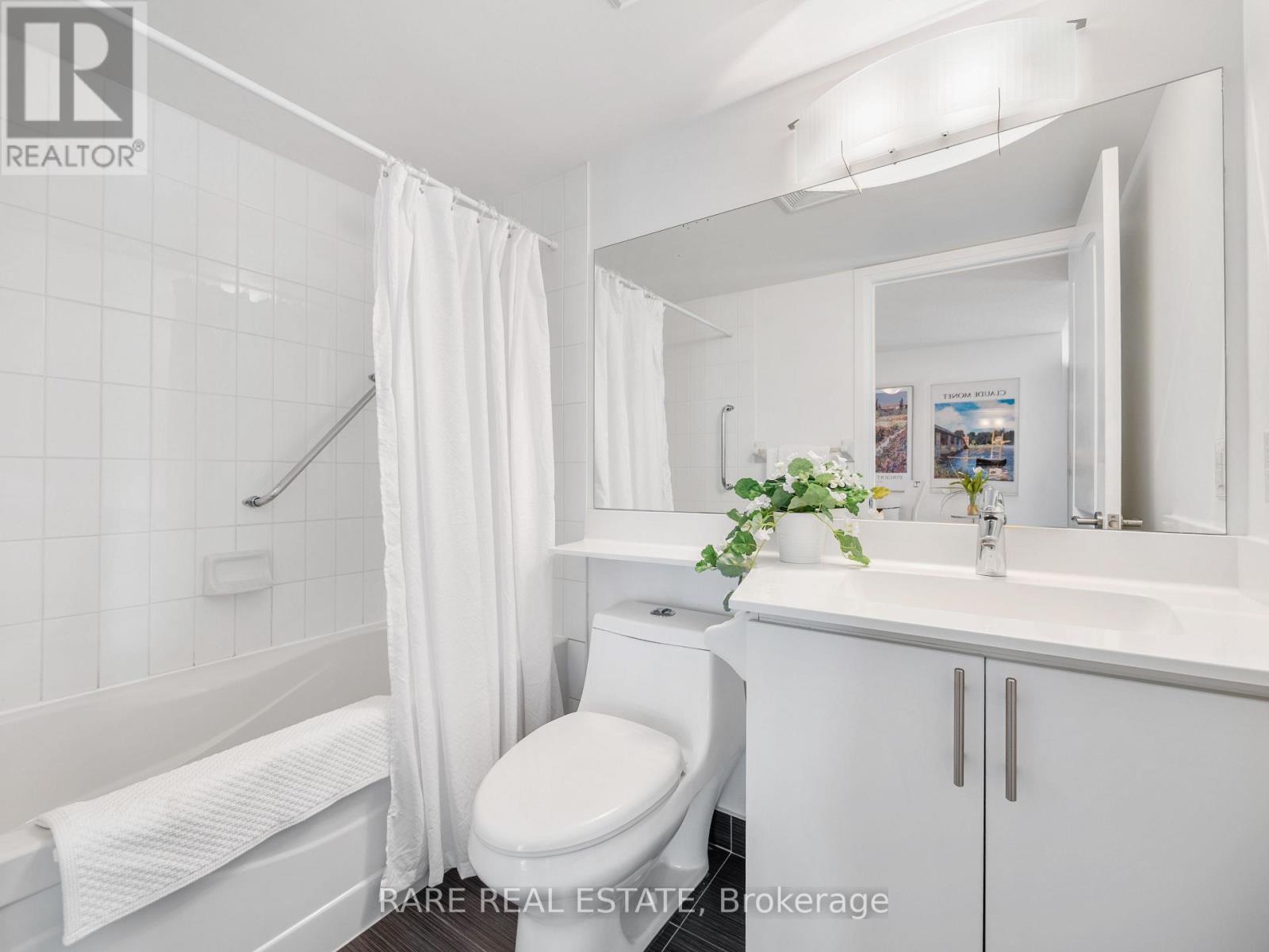 Photo 15 of 908 20 North Park Road, Vaughan ON