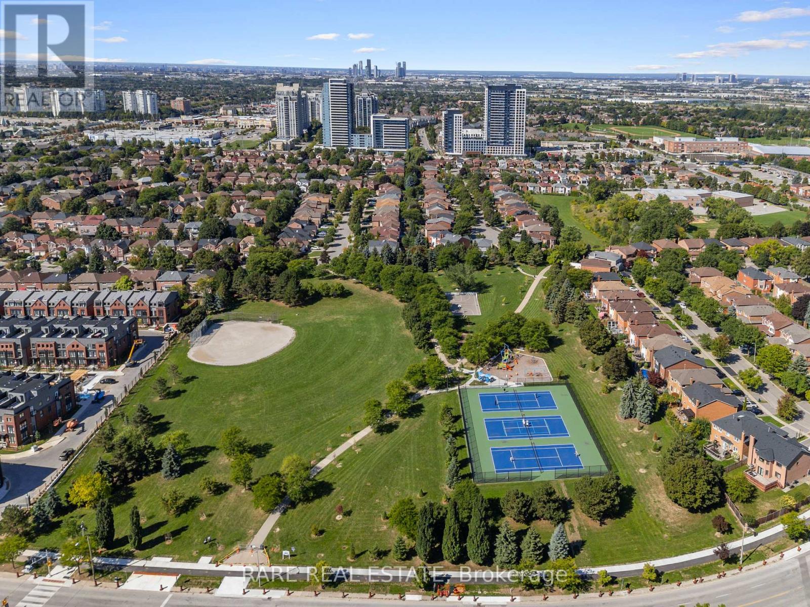 Photo 25 of 908 20 North Park Road, Vaughan ON