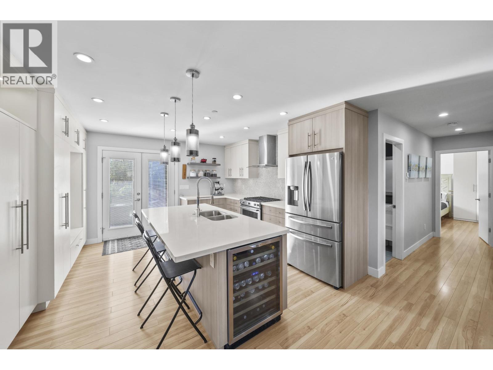 Photo 3 of 3759 Coast Meridian Road, Port Coquitlam BC