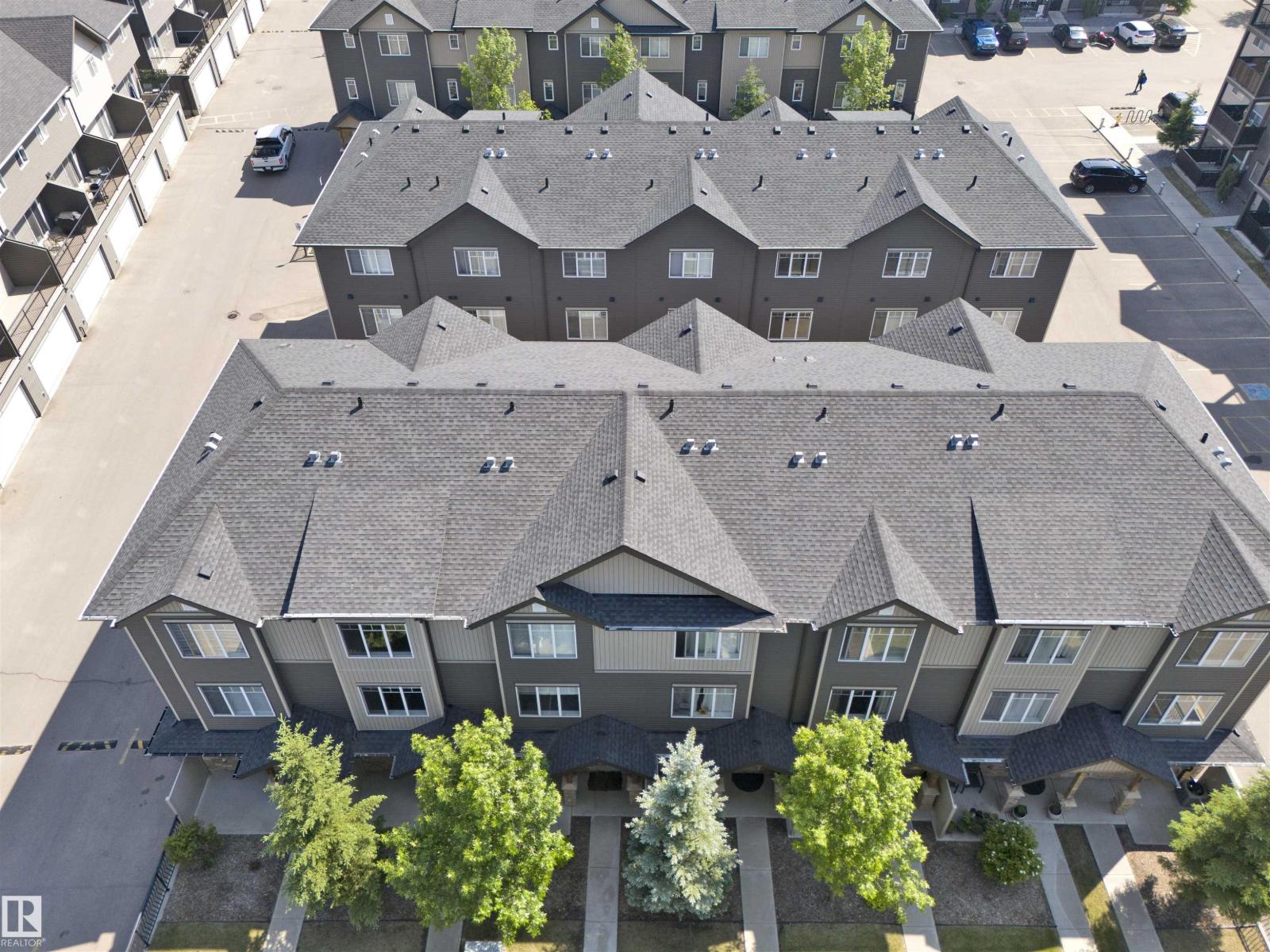 Photo 12 of 50 9515 160 Av Nw, Edmonton AB
