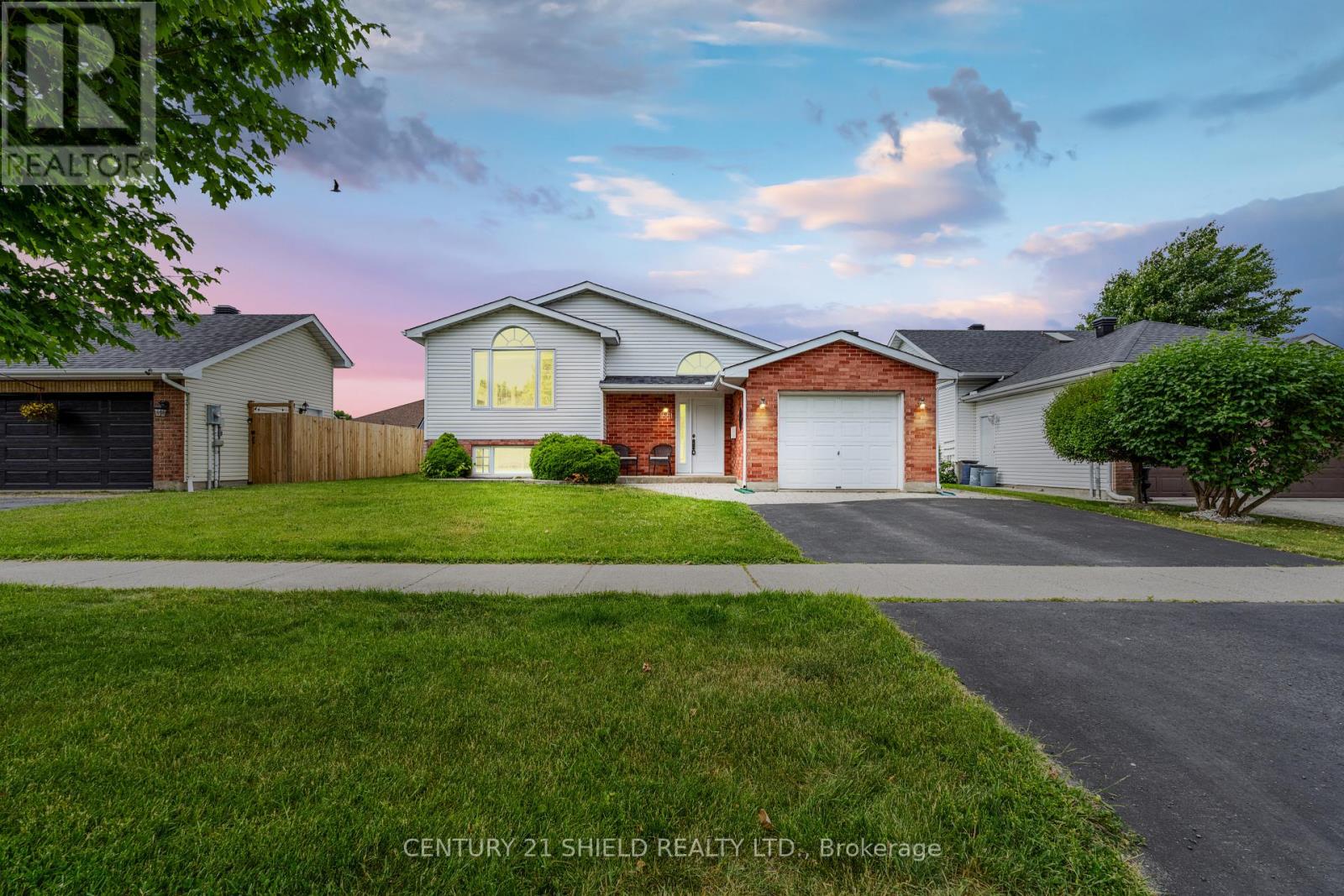 Photo 1 of 1861 Belvedere Crescent, Cornwall ON