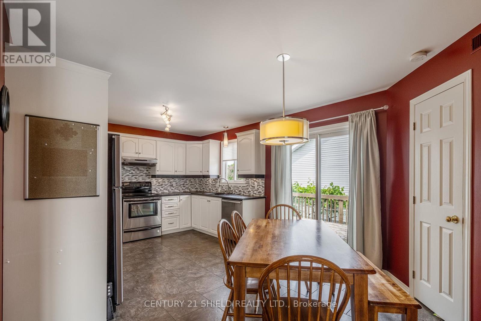 Photo 19 of 1861 Belvedere Crescent, Cornwall ON