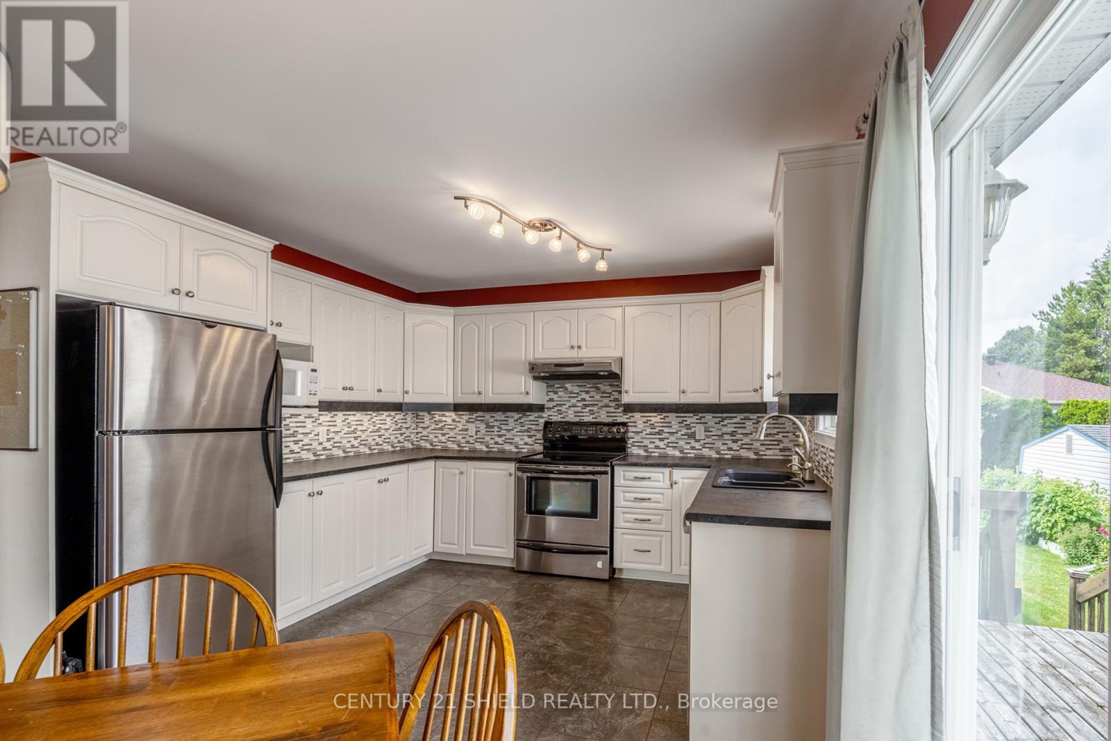 Photo 20 of 1861 Belvedere Crescent, Cornwall ON