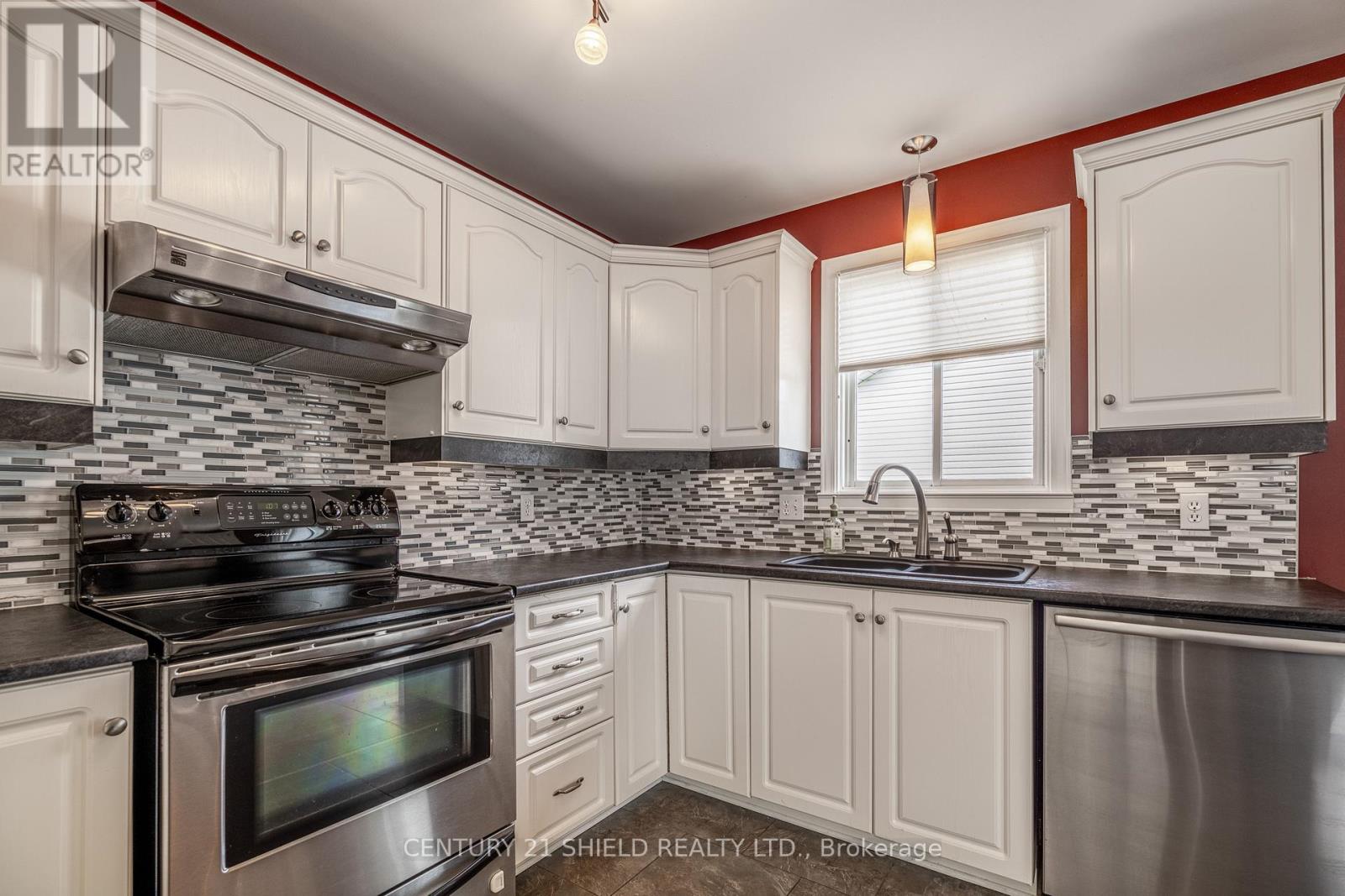 Photo 21 of 1861 Belvedere Crescent, Cornwall ON