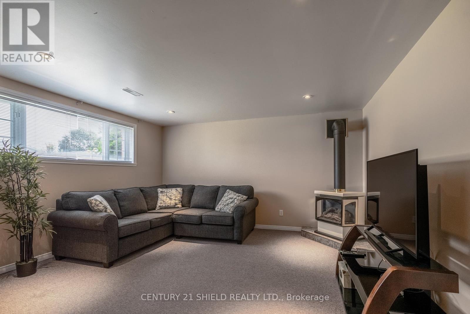 Photo 34 of 1861 Belvedere Crescent, Cornwall ON