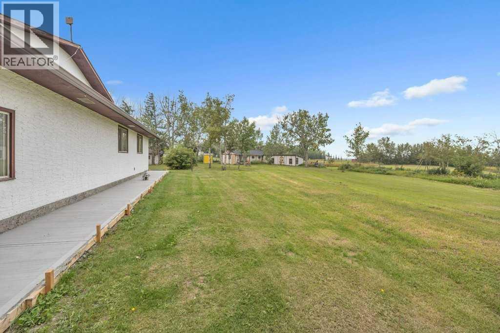 Photo 9 of 40 Pleasant Range Place, Rural Rocky View County AB
