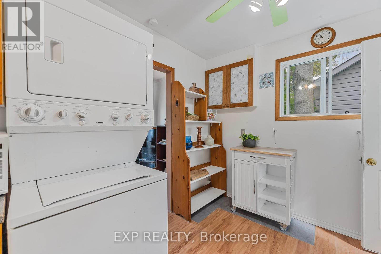 Photo 10 of 43 68th Street N, Wasaga Beach ON